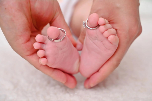 南宁宝宝脸上长黑点 南宁宝宝脸上长黑点